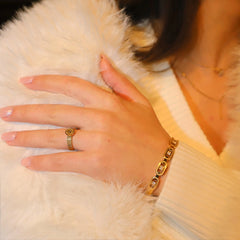Bracelet Ovale Doré Éclat Signature